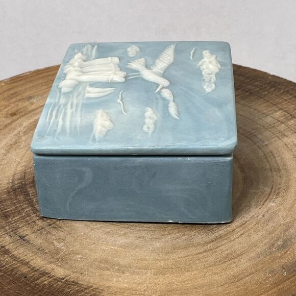Vintage Blue Incolay Jewelry Trinket Box Seagulls Ocean Beach Birds 5.5”x4” - Picture 8 of 9